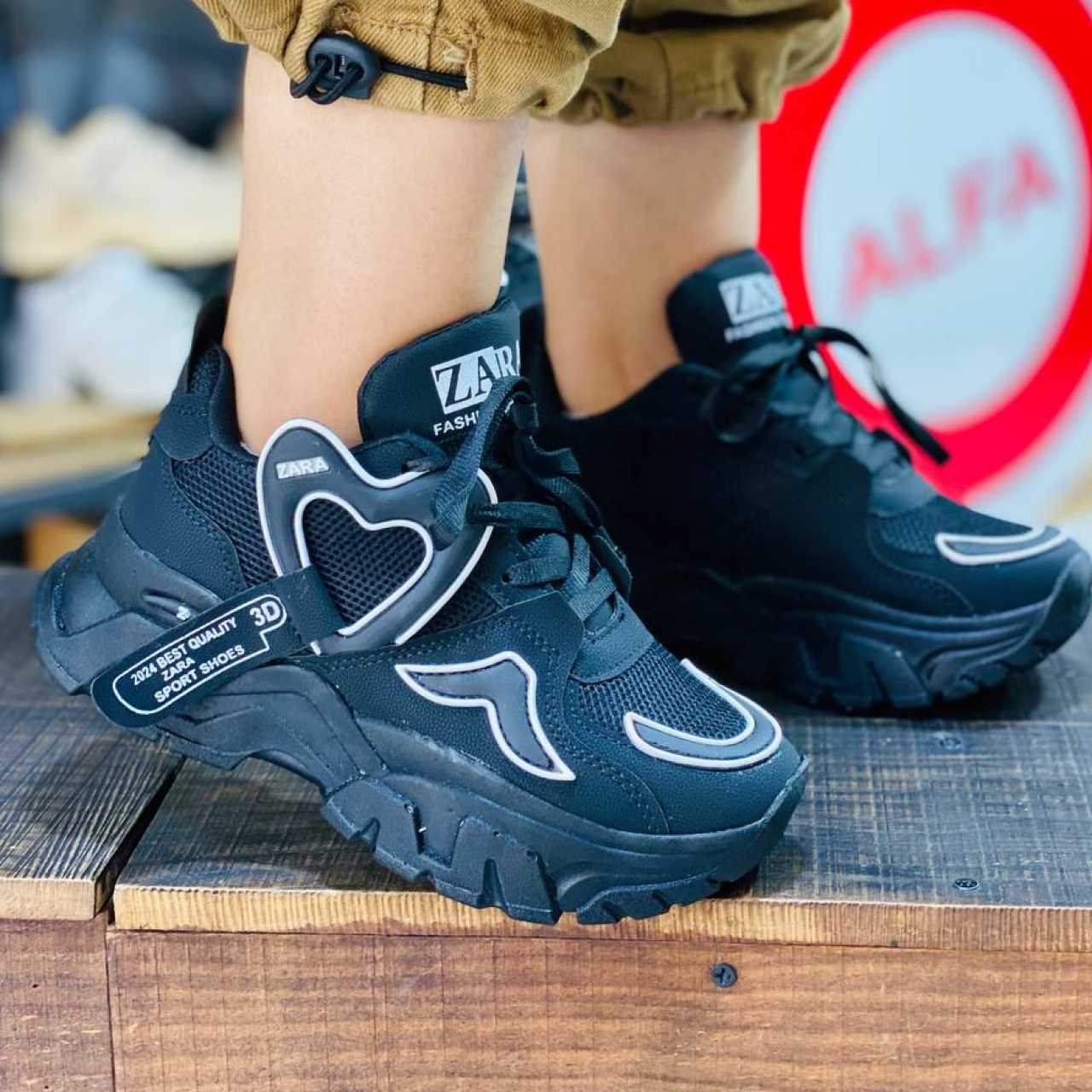 کتونی زارا قلبی
