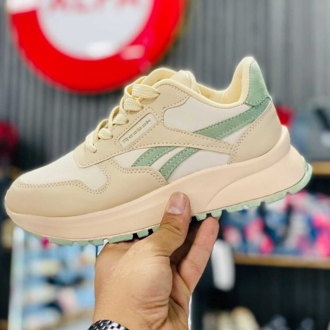 کتانی ریبوک ارین