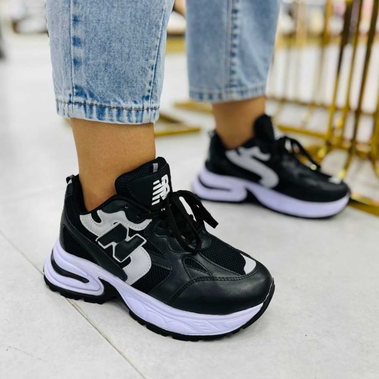 کتانی نیو بالانس وزرا