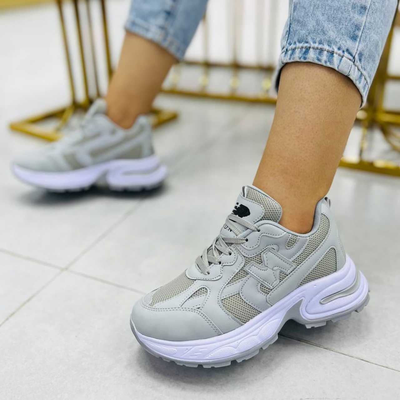 کتانی نیو بالانس وزرا