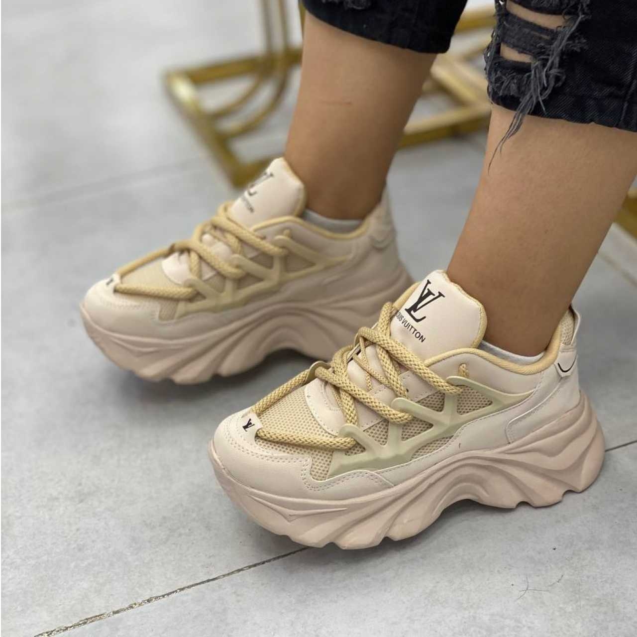 ال وی پاکلاس