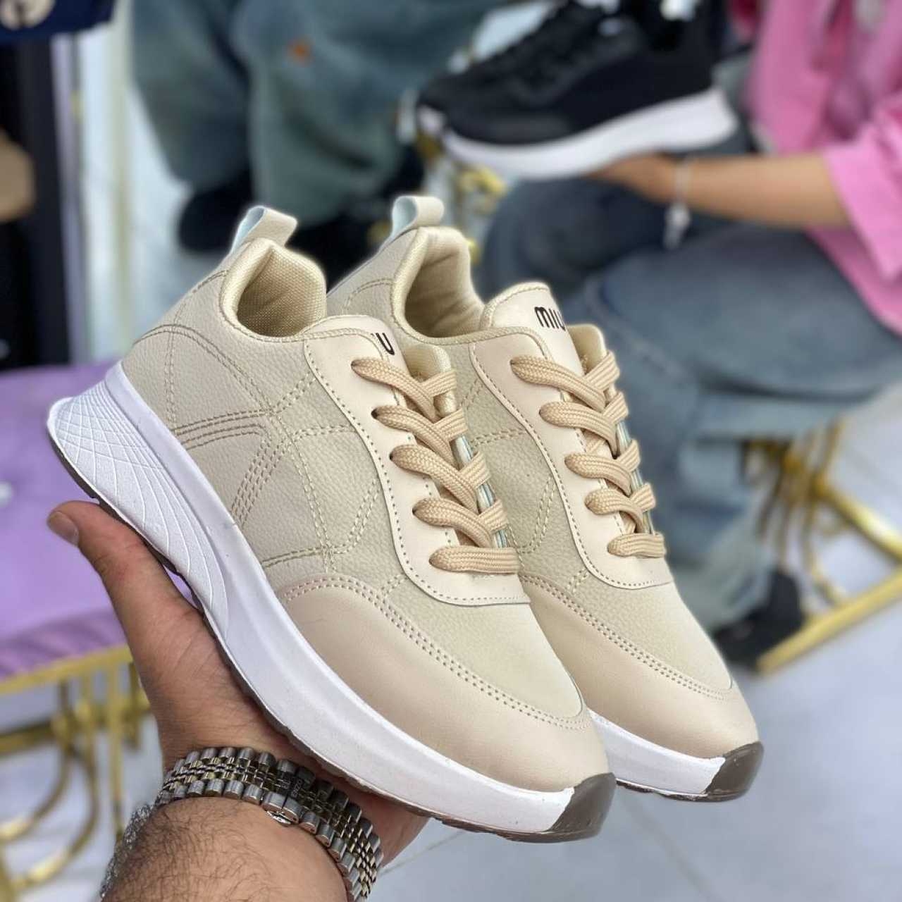 کتونی گلدوزی