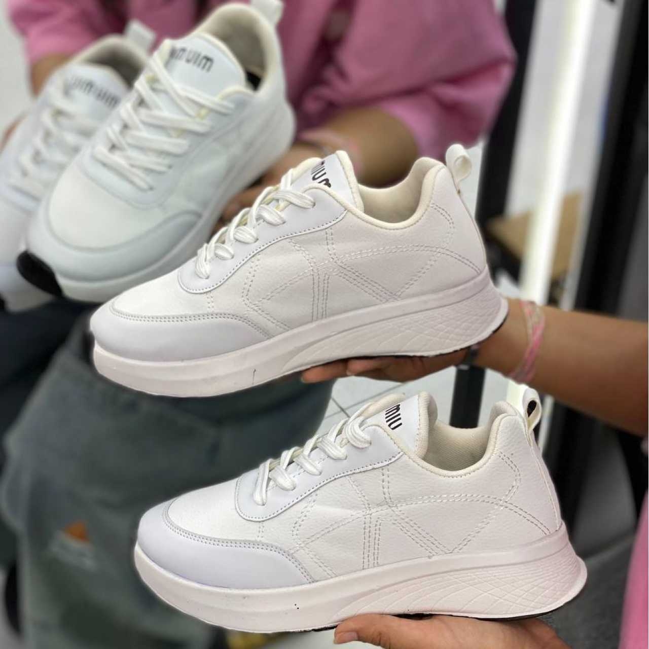 کتونی گلدوزی