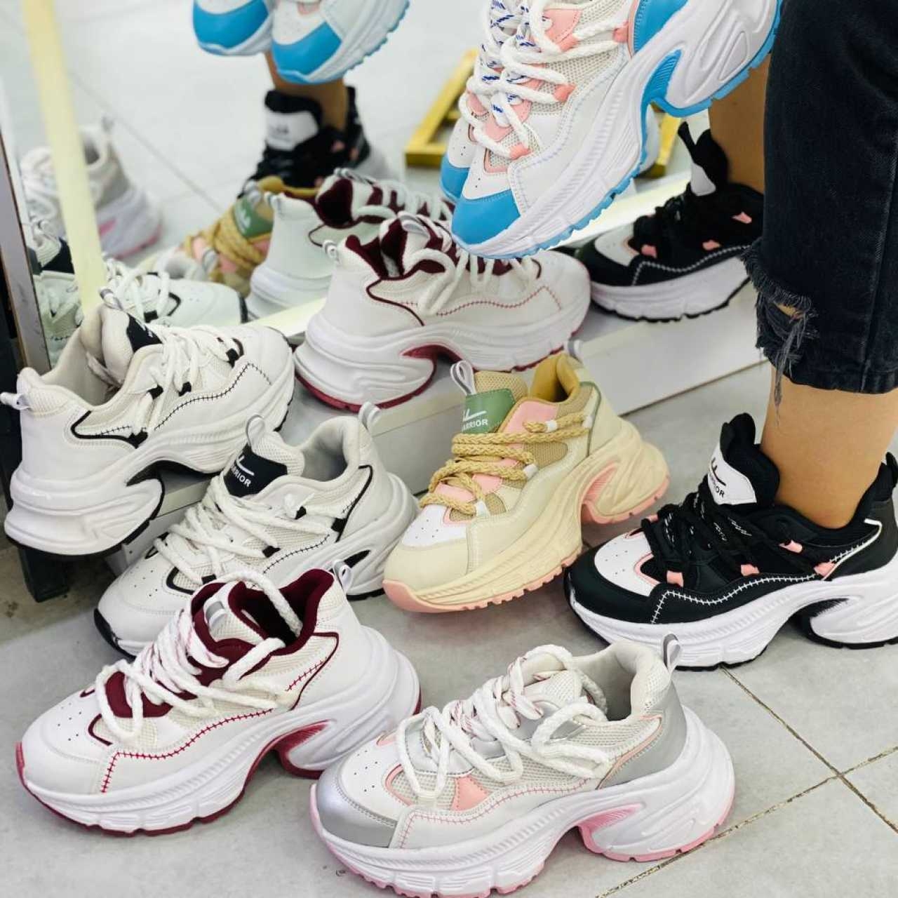 کتونی واریور