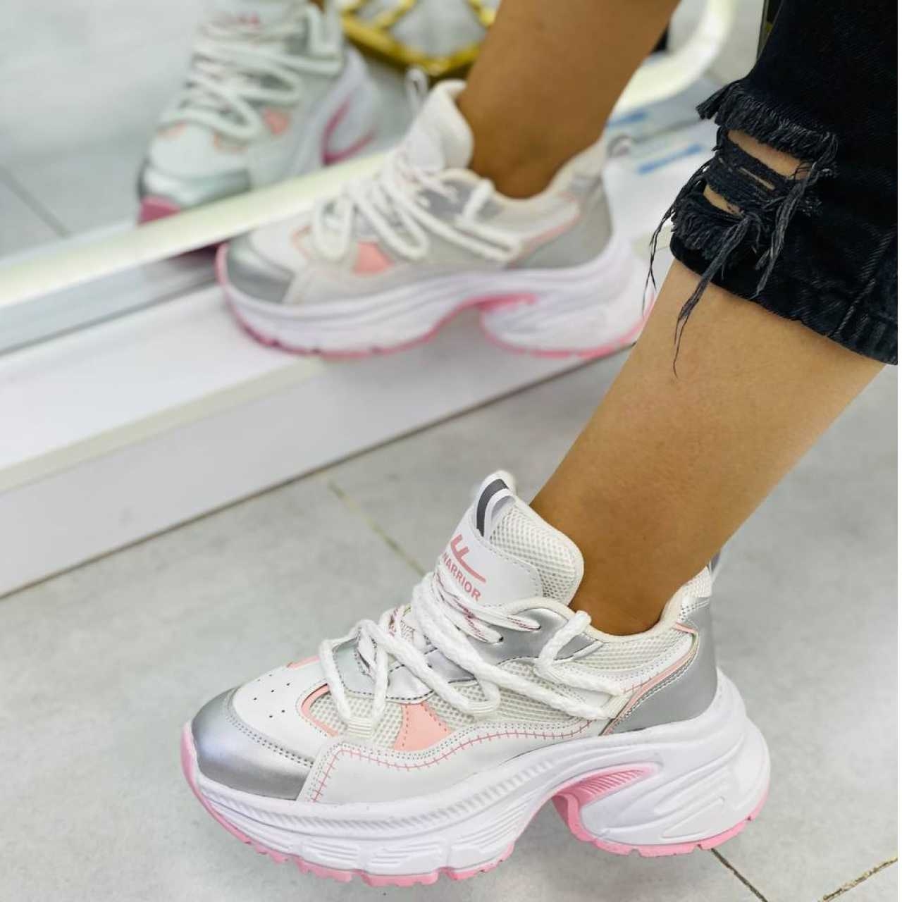 کتونی واریور