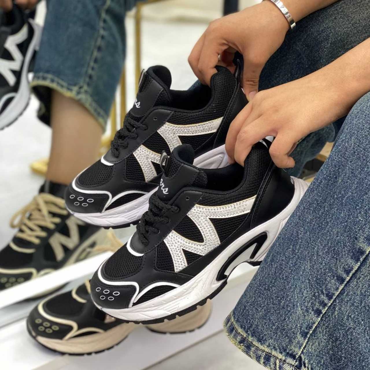 کتونی مارس گام