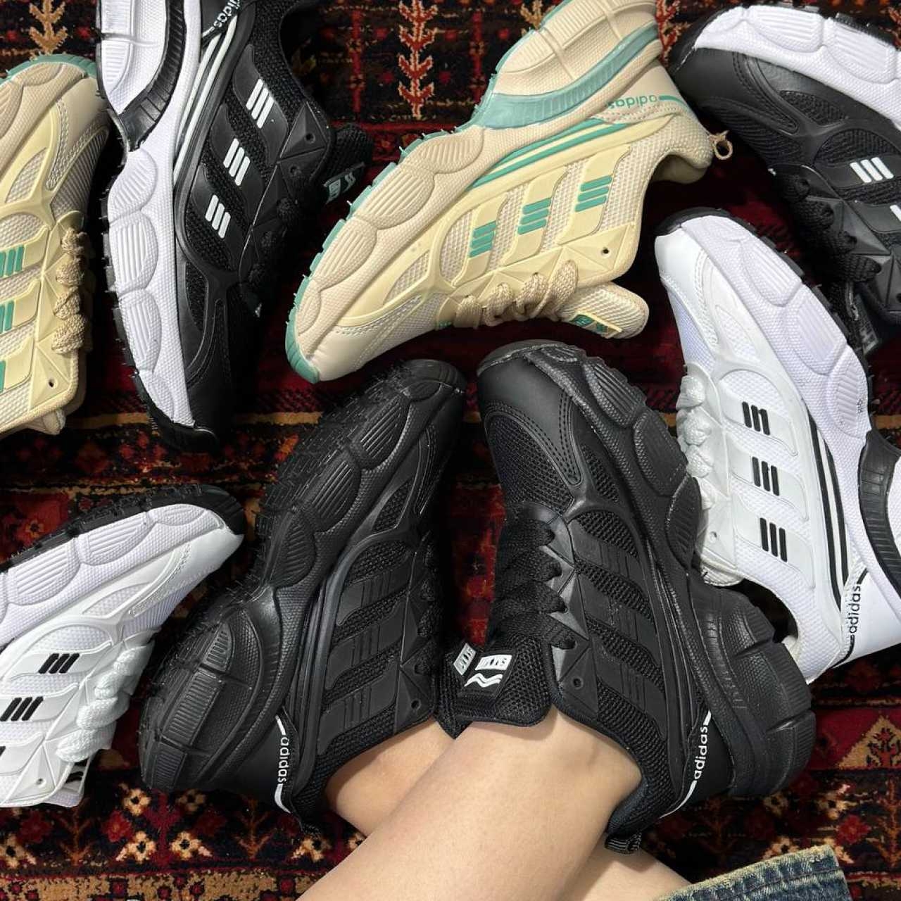 کتونی سه خط ادیداس