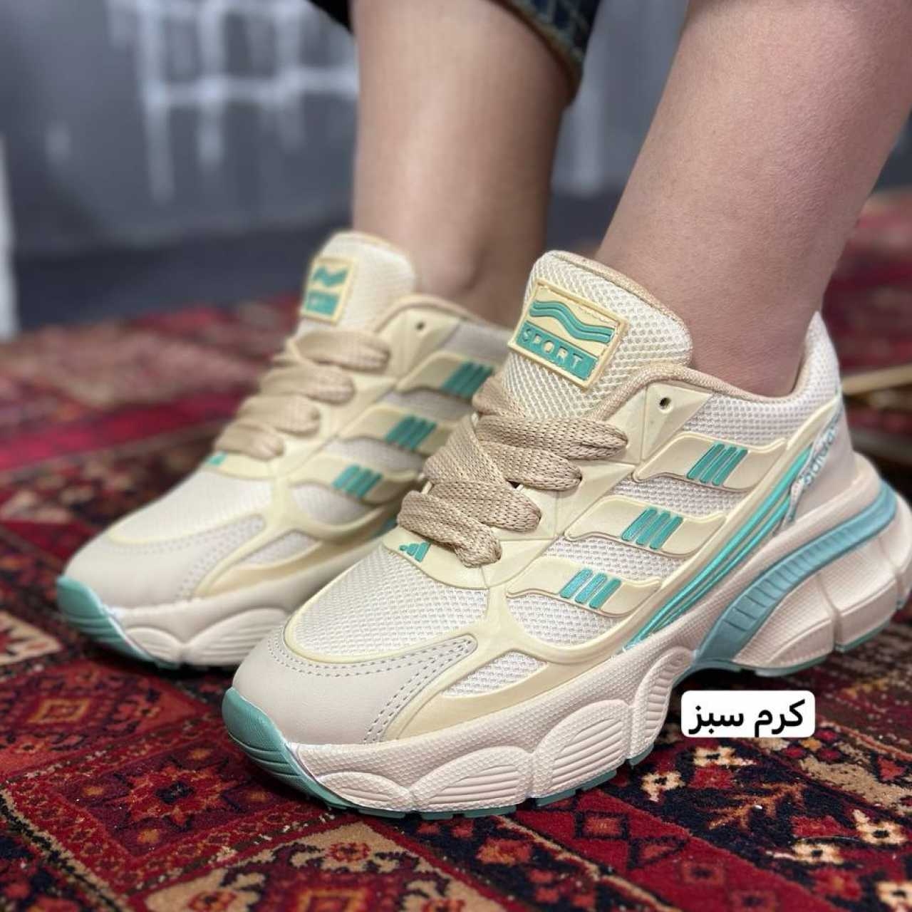 کتونی سه خط ادیداس