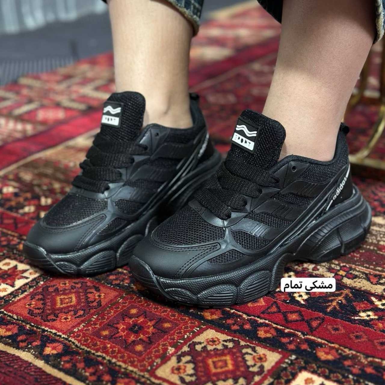 کتونی سه خط ادیداس